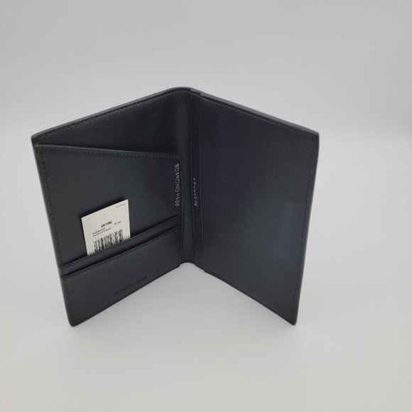 Michael Kors Gifting Passport Wallet Black MK Logo Mens - Picture 6 of 6
